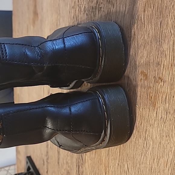 Dr Martens - Picture 2 of 6